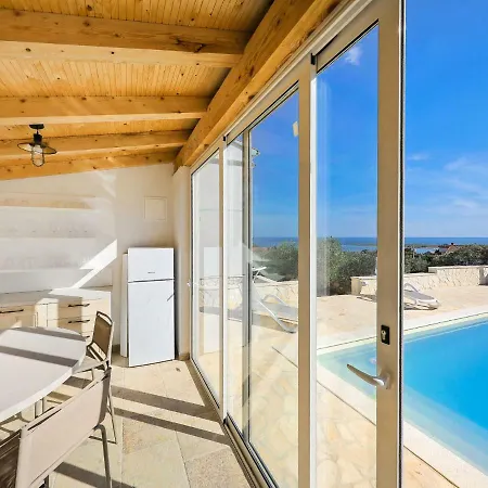 Holiday Emi Holiday home